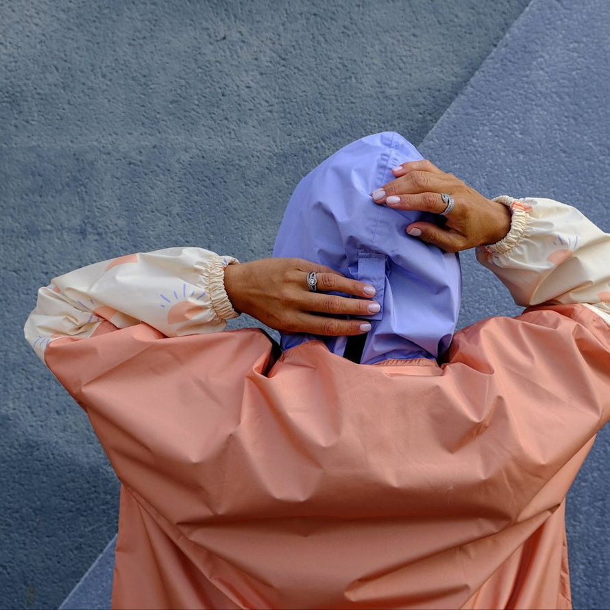 Cape de pluie vélo Poule Party – Design décalé pour cyclistes urbains