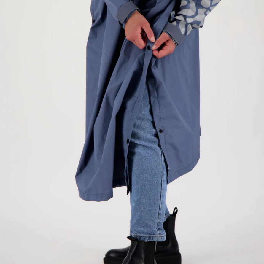 Fentes latérales du poncho de pluie réfléchissant avec capuche pour vélo Romea Urban Circus