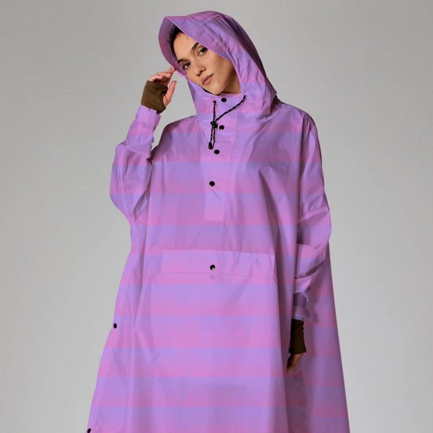 Poncho de pluie vélo recyclé Rainkiss pastel lilas, imperméable et léger pour cyclistes urbains sous la pluie