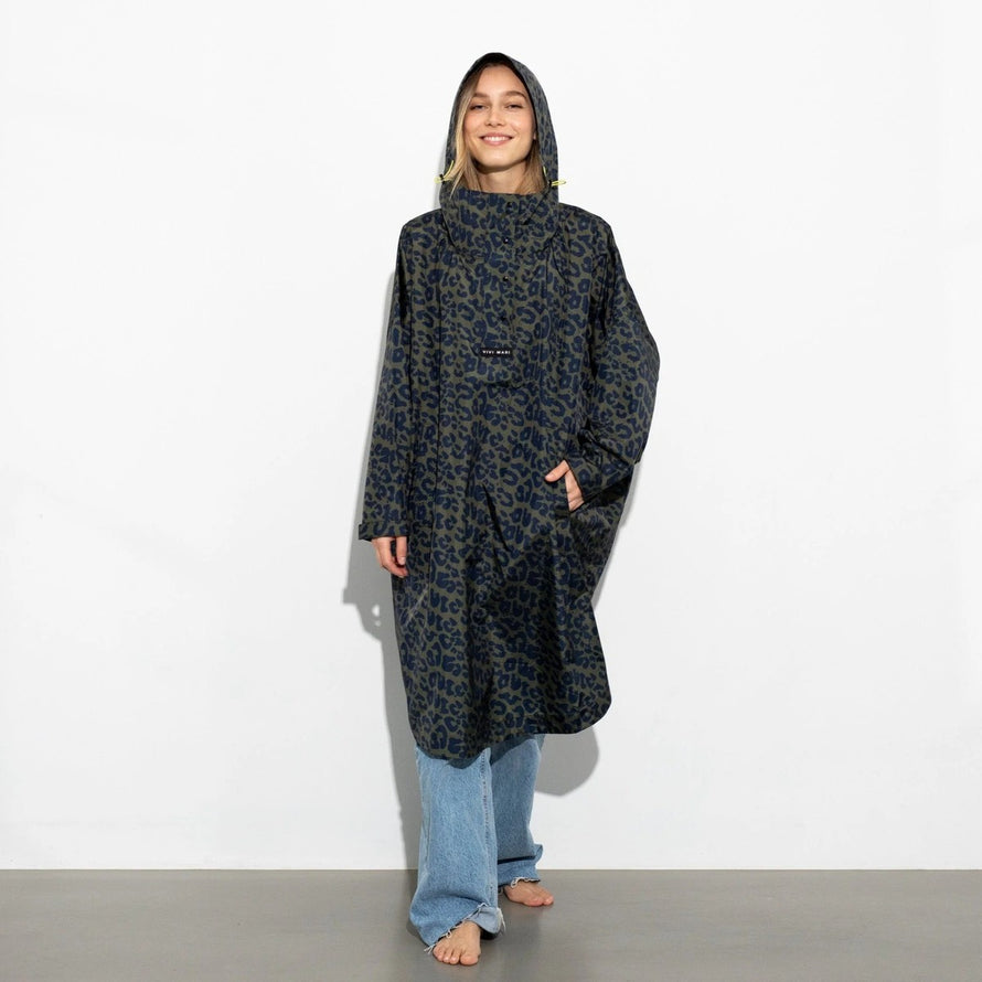 Poncho de pluie vélo Vivi Mari imperméable motif léopard bleu avec capuche pour femme cycliste urbaine élégante