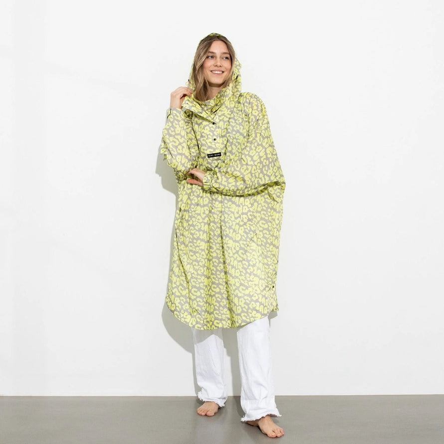Poncho de pluie vélo Vivi Mari imperméable motif léopard jaune pour femme, protection élégante et fonctionnelle - vue 2