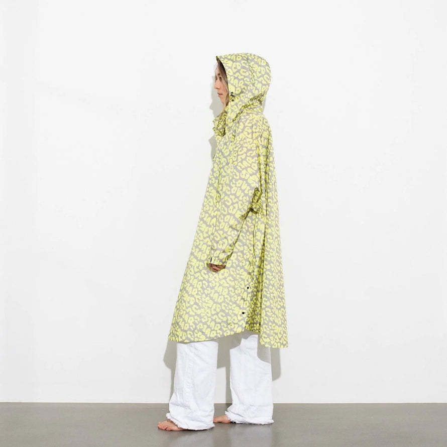Poncho de pluie vélo Vivi Mari imperméable motif léopard jaune pour femme, protection élégante et fonctionnelle