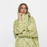 Poncho de pluie vélo Vivi Mari imperméable motif léopard jaune pour femme cycliste urbaine moderne et élégante