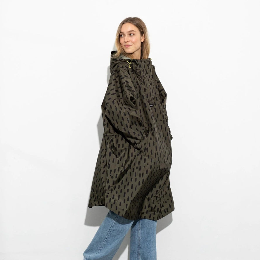 Poncho de pluie vélo Vivi Mari imperméable motif taches kaki pour femme, protection moderne et confortable