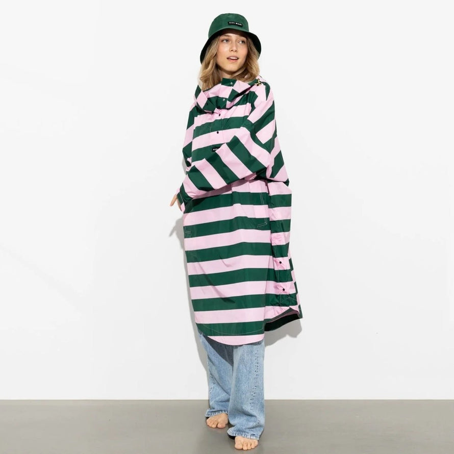 Poncho pluie vélo Vivi Mari imperméable rayé rose et vert pour cyclistes urbains tendance et pratique