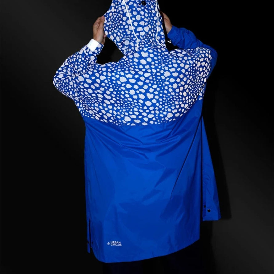 Poncho vélo zippé réfléchissant Urban Circus Francigena bleu marine à motifs pour cyclistes urbains protection pluie et sécurité