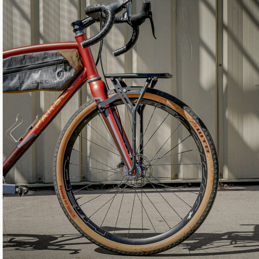 Porte-bagages Old Man Mountain Elkhorn sur gravel 