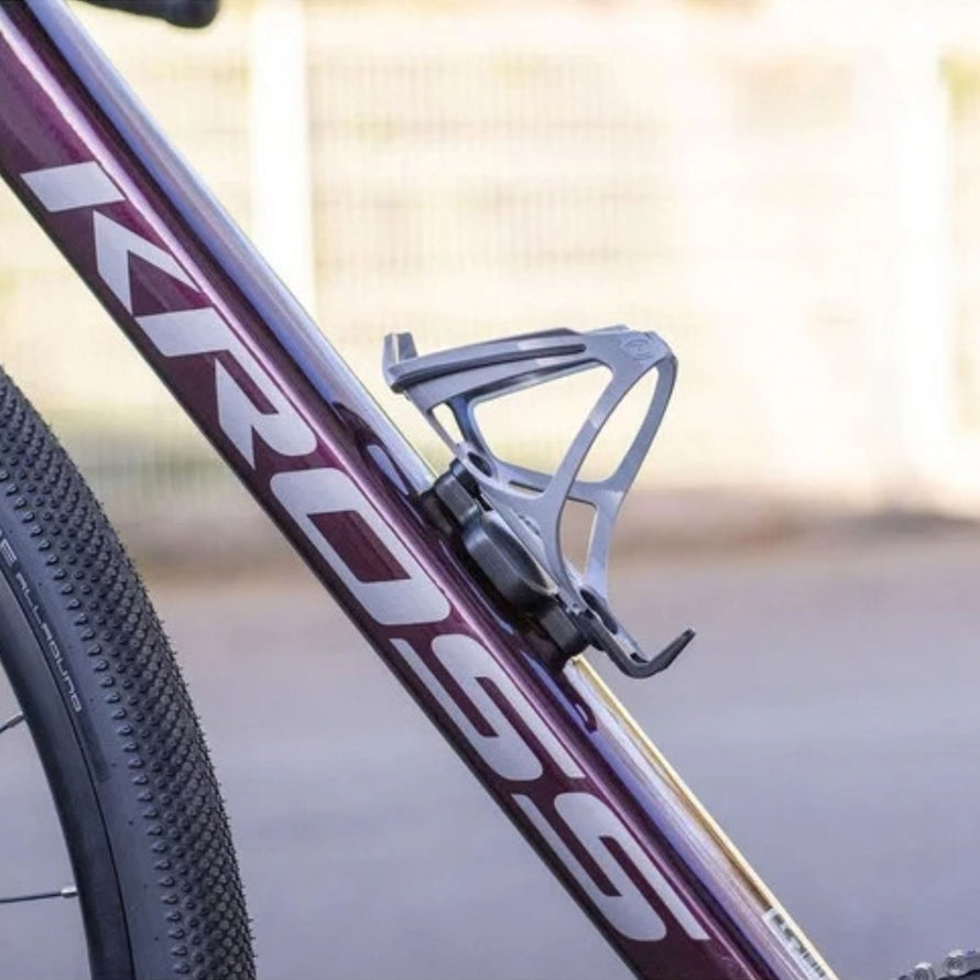 Support AirTag sous porte-bidon vélo Optimiz pour une localisation simple et efficace du vélo