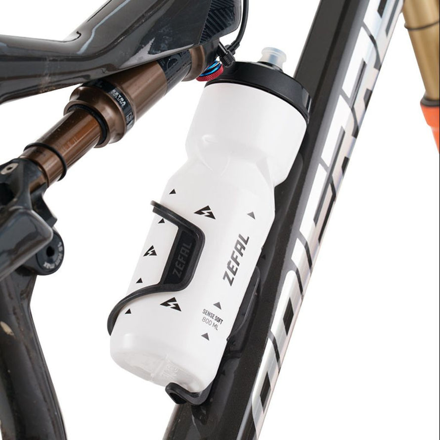Porte-bidon Zéfal pour VTT et bikepacking, avec ouverture latérale à droite