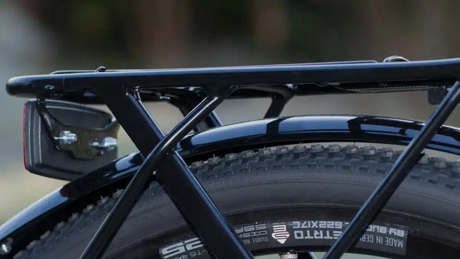 porte-bagage arrière sur vélo gravel