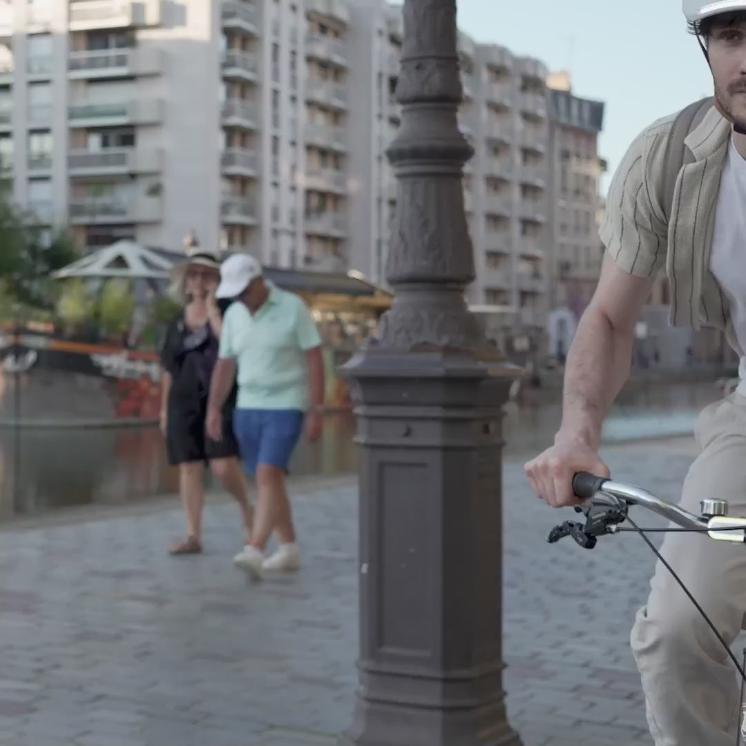 Démonstration des lumières du casque Overade LIFE de nuit