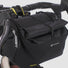 Sacoche avant Apidura Expedition Front Accessory Pack fixée pour ajouter de la capacité à la sacoche de guidon