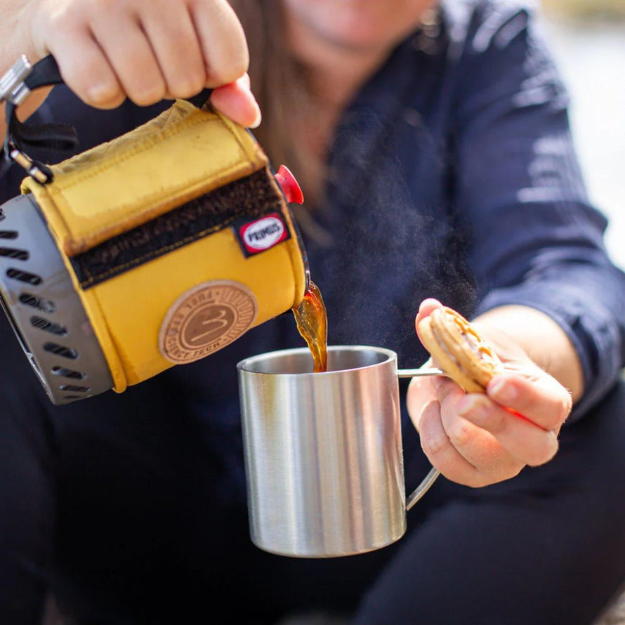 Vue latérale de la tasse Primus 4-Season en acier inoxydable 18/8