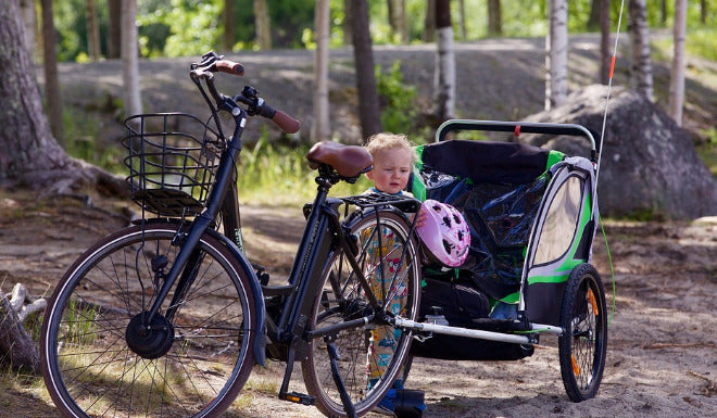 Wie bereitet man die erste Fahrradtour mit der Familie vor?
