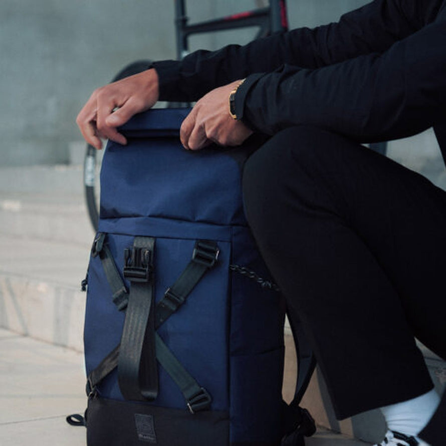 Sac à dos Moon Rise Pro pack Rider 25L de Ratio en bleu, robuste et idéal pour les trajets urbains à vélo