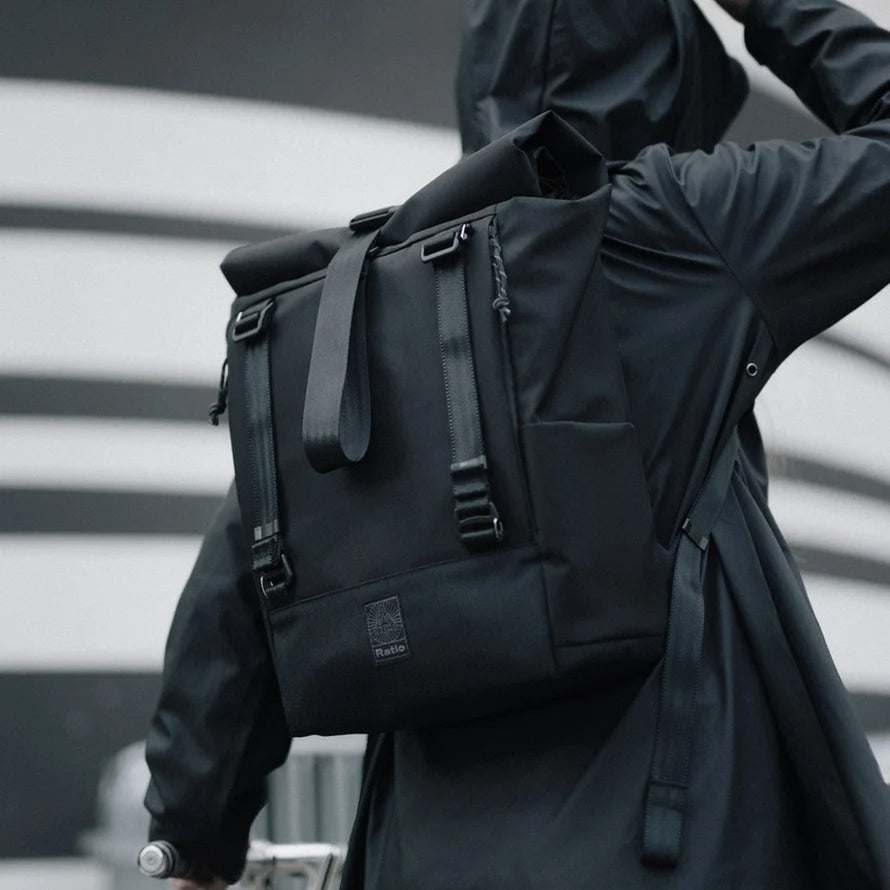 Sac a dos Moon Rise Pro pack Rider 25L de la marque Ratio, design noir et fonctionnel pour cyclistes urbains