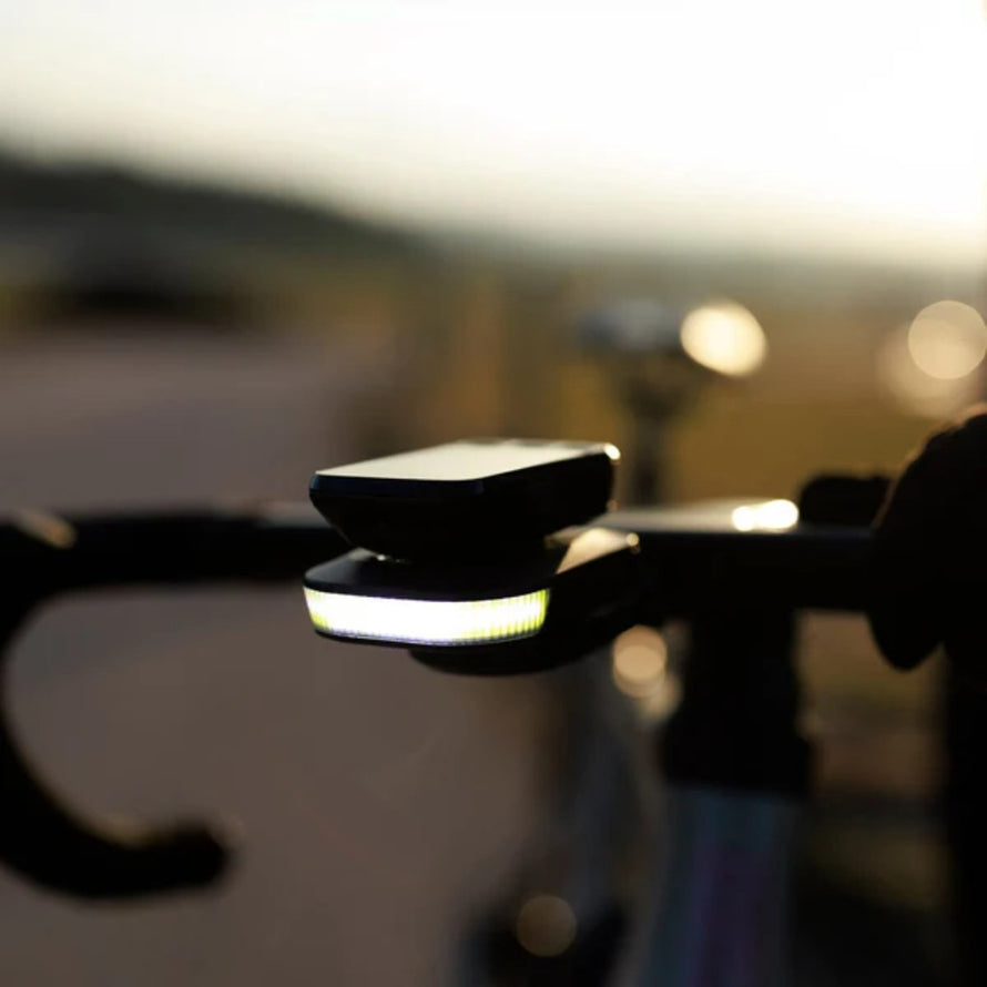 Lampe velo avant Ravemen FR300 avec fixation Garmin Wahoo pour un eclairage fiable et securite optimale
