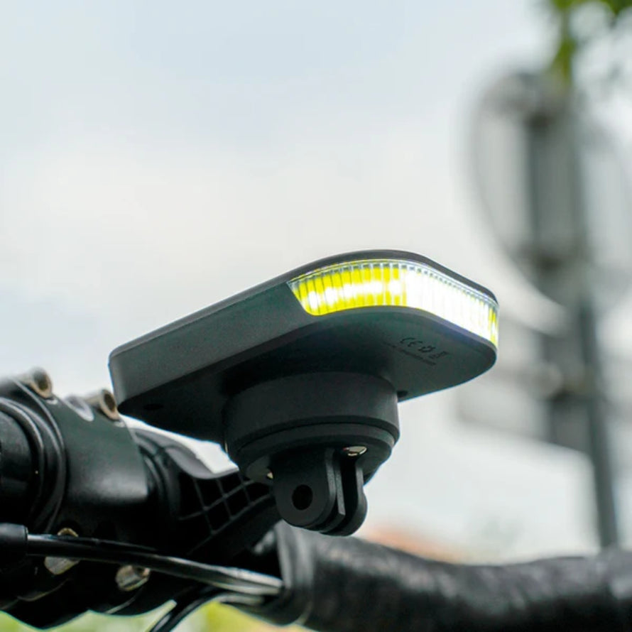 Lampe velo avant Ravemen FR300 avec fixation innovante compatible Garmin et Wahoo pour eclairage performant