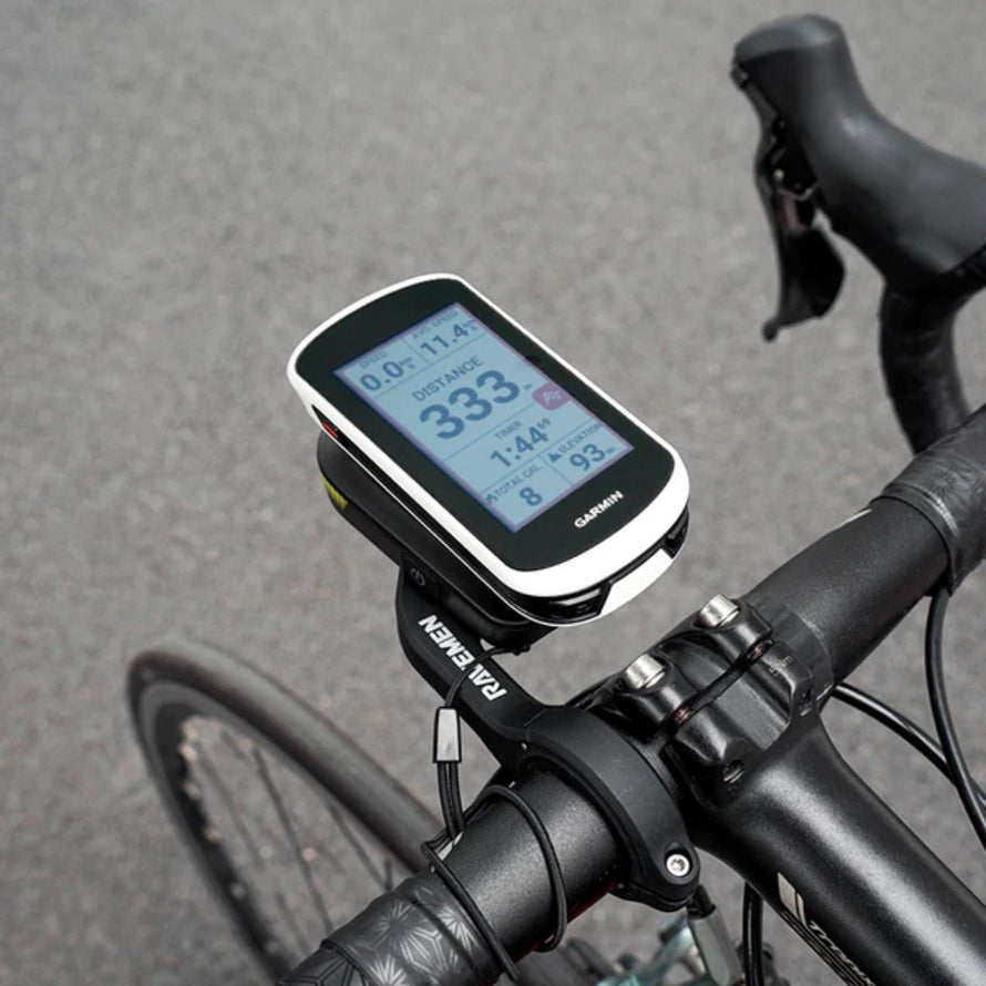 Lampe velo avant Ravemen FR300 avec fixation robuste compatible Garmin Wahoo pour un eclairage efficace et durable
