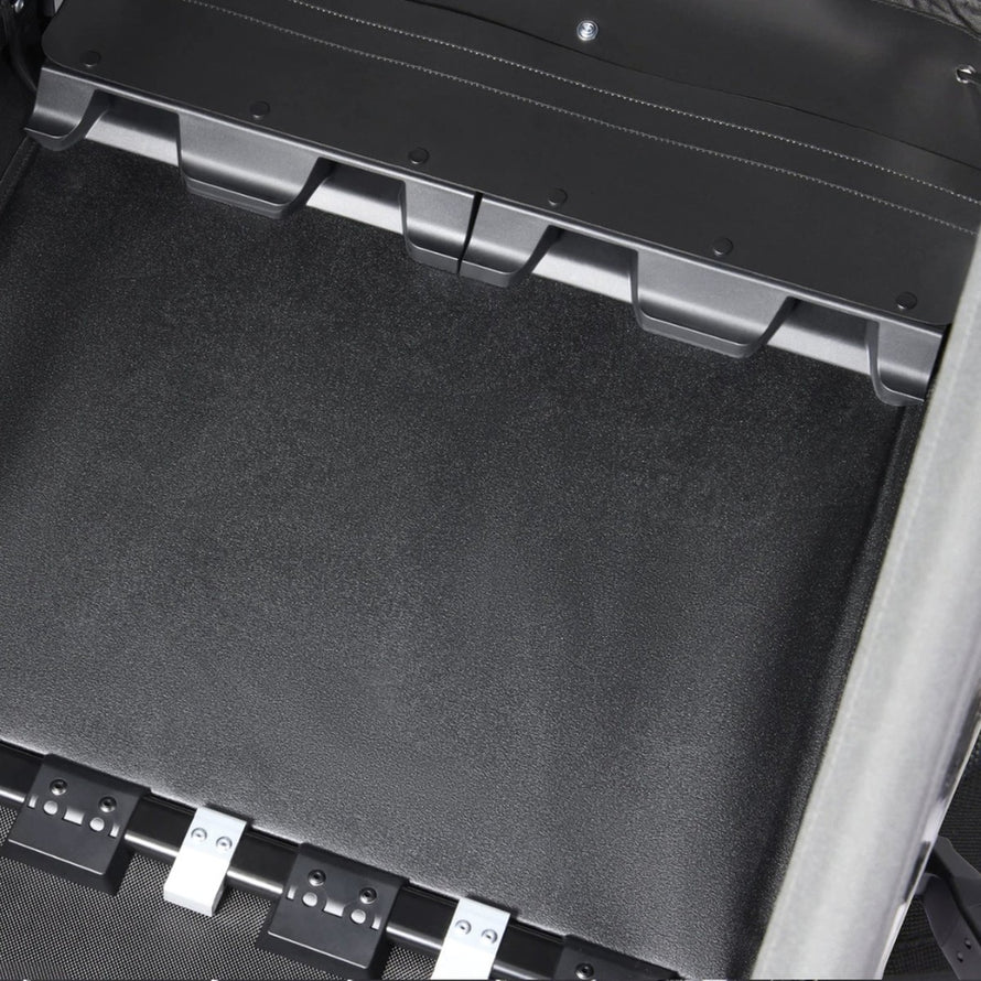 Plancher rigide de la remorque velo modulaire Yuuna Croozer 3 en 1 pour un support stable et securise