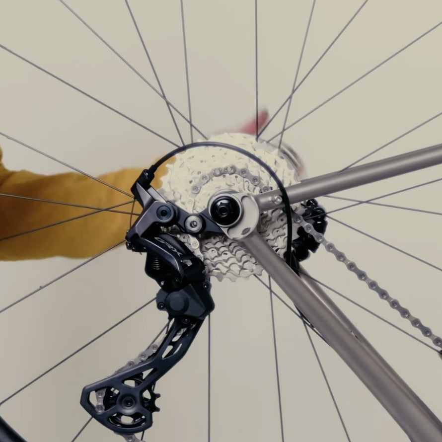 Adaptateur Restrap Switch UDH pour installation derailleur compatible velo moderne et transmissions performantes