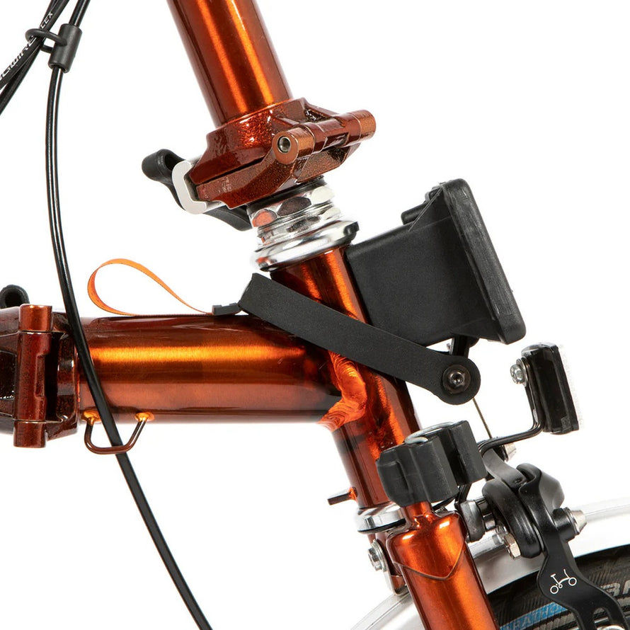 Sangle de deverrouillage Restrap City Pull Tab pour bagages avant Brompton, fixation rapide et securisee sur cadre velo