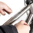 Film de protection transparent pour cadre vélo Restrap modèle E250579 facile à appliquer et résistant