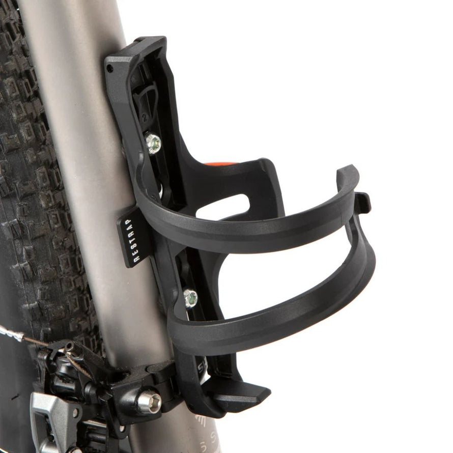 Porte bidon reversible Restrap avec fixation solide pour cadre de velo, acces pratique a la gourde en toutes conditions