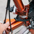 Sangle de deverrouillage pour bagages avant Brompton Restrap City Pull Tab sur cadre velo