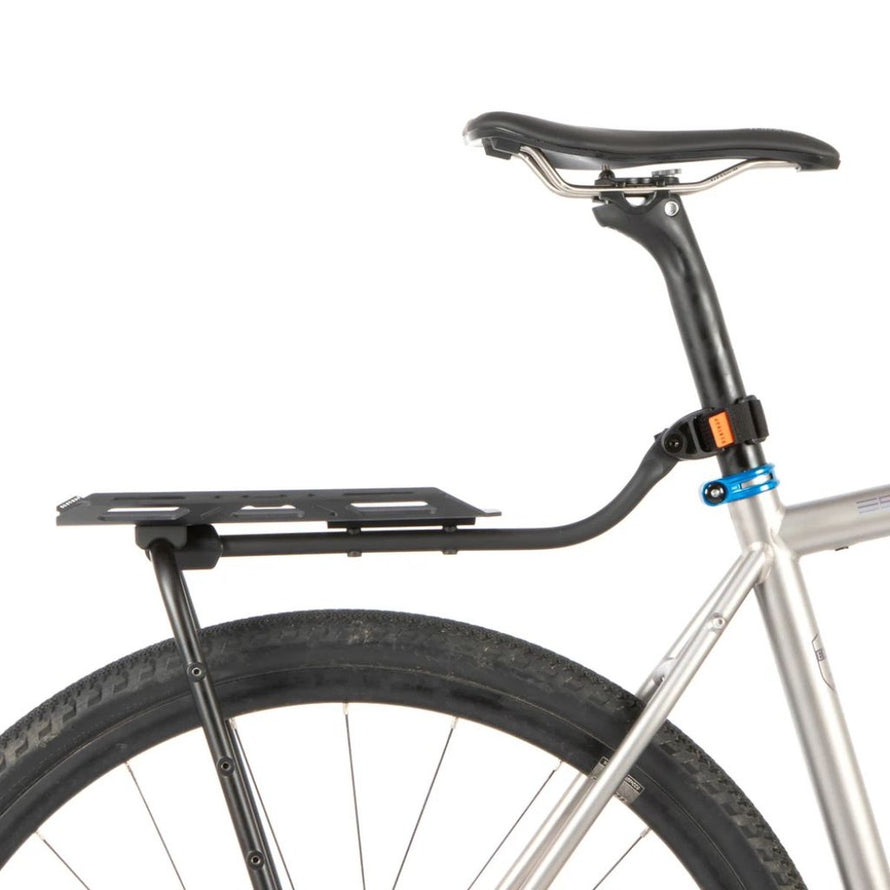 Porte-bagages arrière vélo Restrap Switch Rack Cage noir mat en aluminium pour une fixation stable et légère