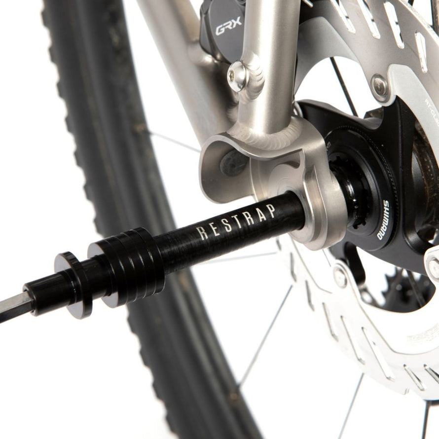 Porte-bagages Switch Rack de la marque Restrap, robuste et léger, idéal pour vélo tout-terrain