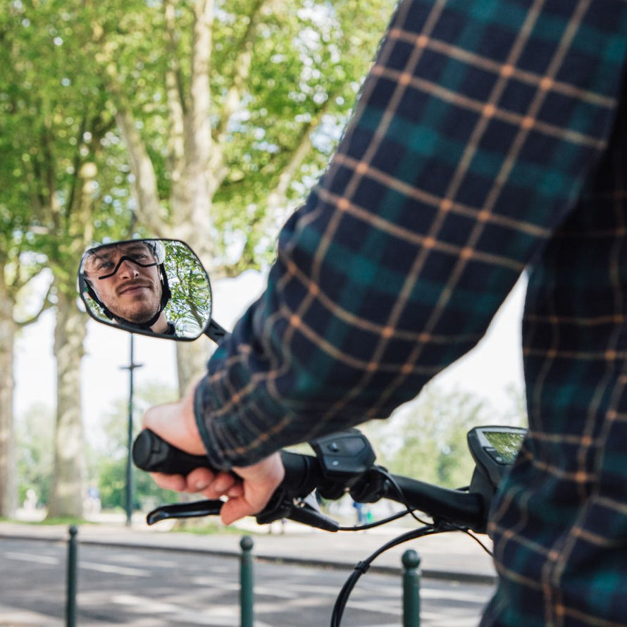 Rétroviseur Zéfal à placer sur le guidon d'un e-bike pour une image nette et stable