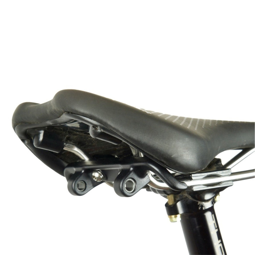 Fixation Spinelock Revelate Design pour sacoche de selle, montage simple et maintien optimal pour cyclistes