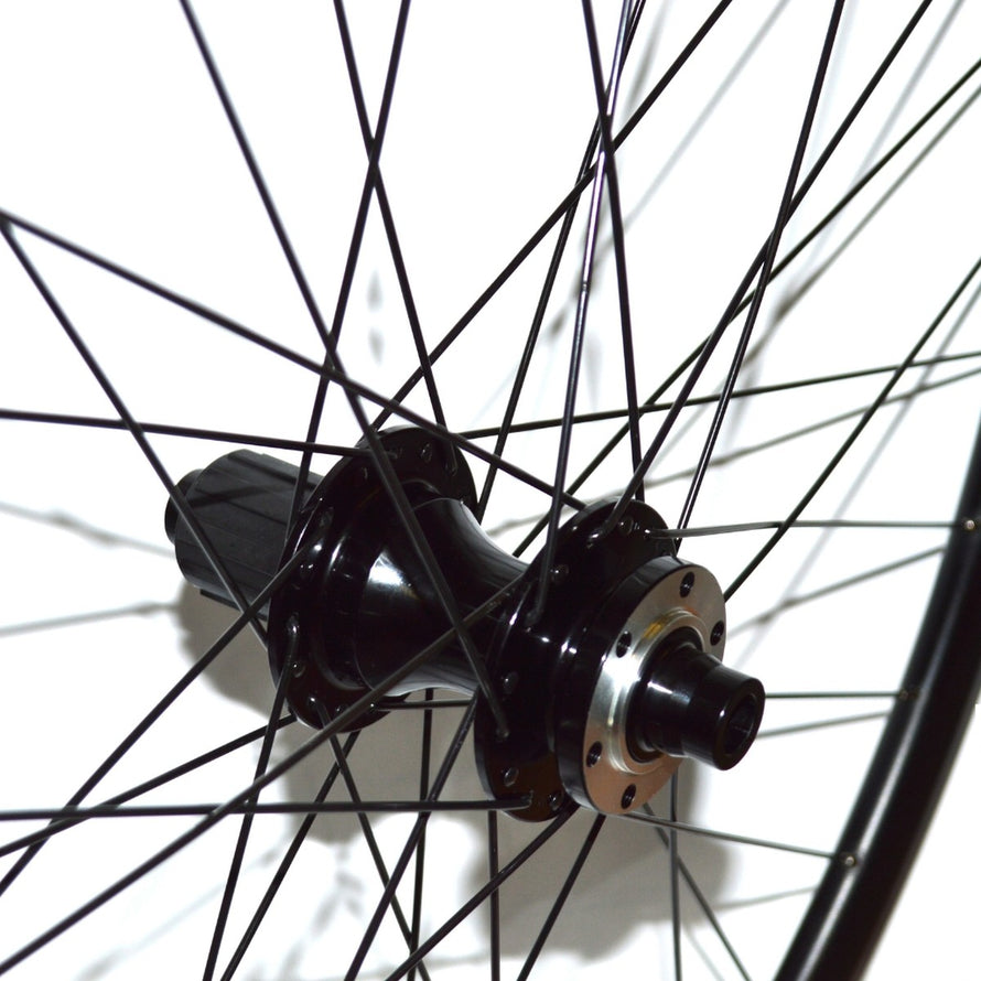 Roue arriere PNA 700 double paroi pour velo gravel avec frein a disque, design solide et performance optimale