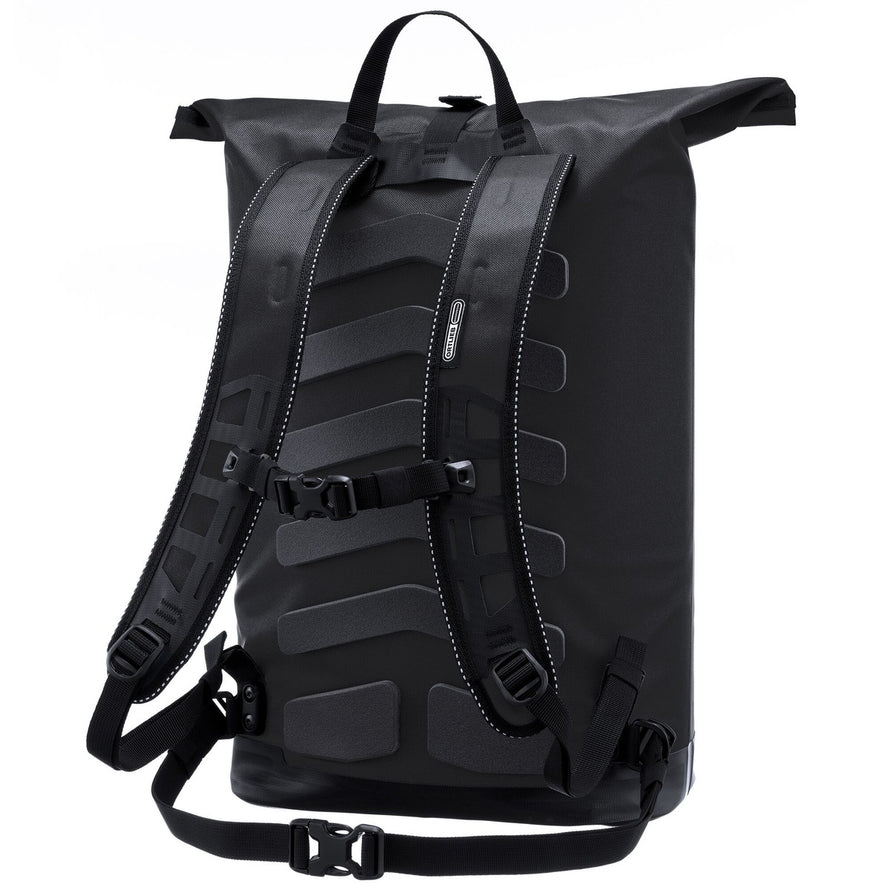 Sac à dos Ortlieb Commuter Daypack noir vue arrière avec bretelles rembourrées et système de fixation sécurisé