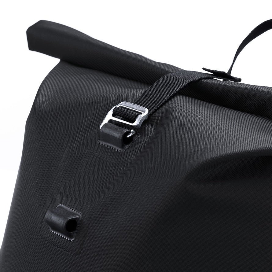 Sac à dos Ortlieb Commuter Daypack noir avec fermeture roulée étanche pour cyclistes urbains