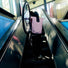 Sac à dos étanche Ortlieb Velocity TIDURA strong 23L lavande porté en transport vélo sur escalator urbain