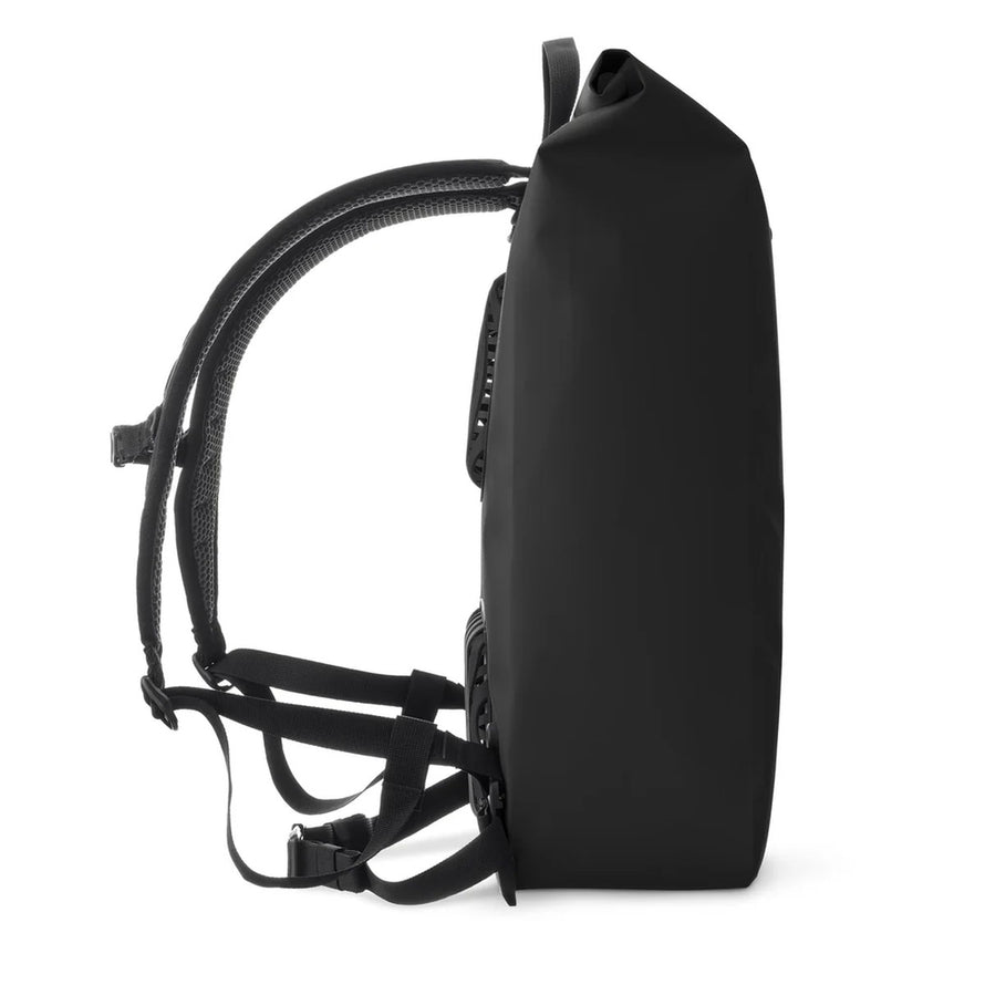 Profil lateral du sac a dos etanche Ortlieb Velocity TIDURA strong 23L noir avec systeme de fixation ajustable