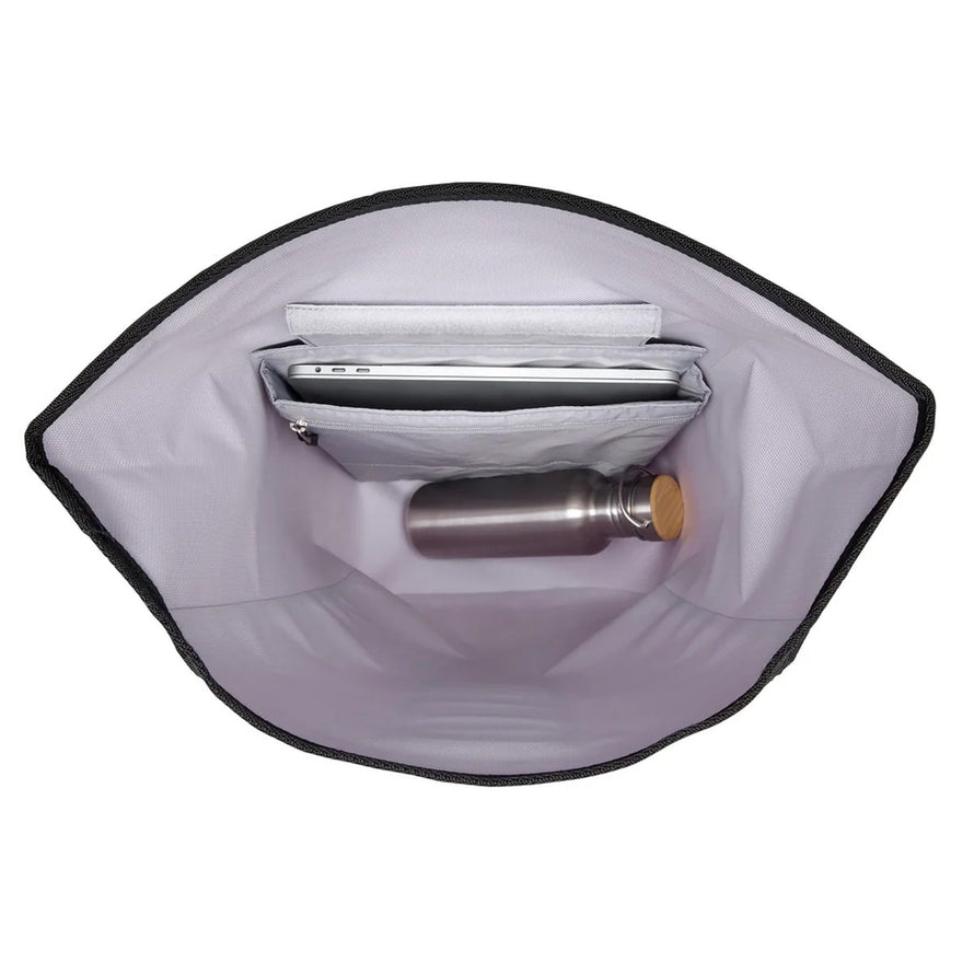 Intérieur spacieux du sac à dos étanche Ortlieb Velocity TIDURA strong 23L avec compartiment ordinateur et rangement bouteille