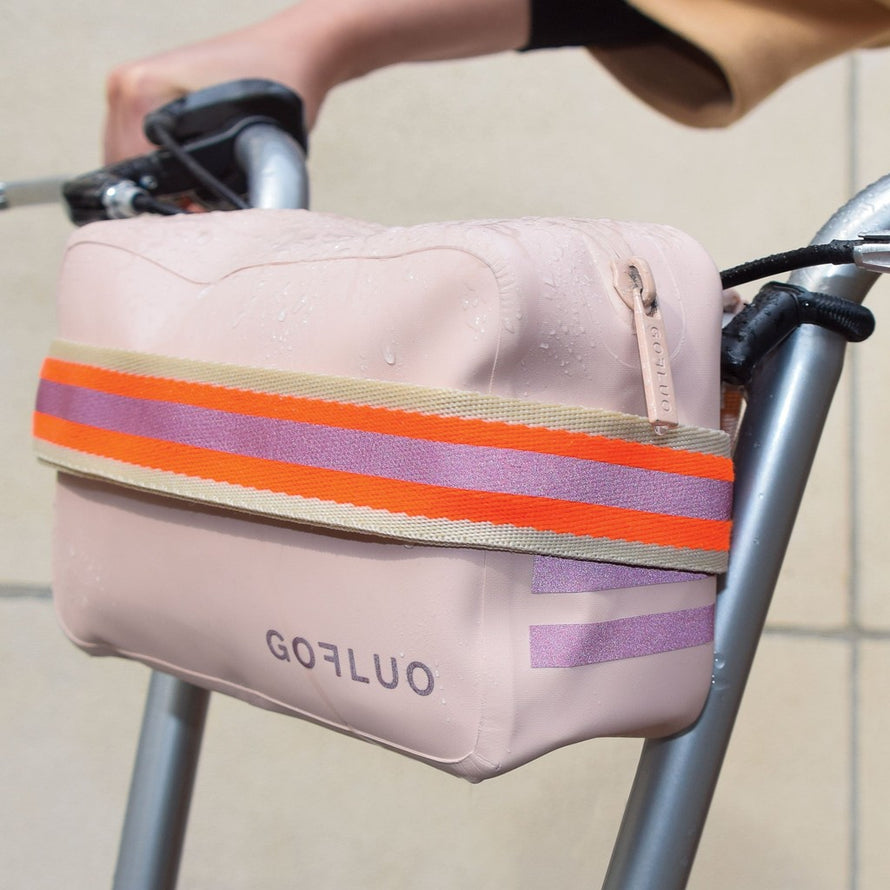 sacoche guidon vélo Gofluo rose sur guidon vélo