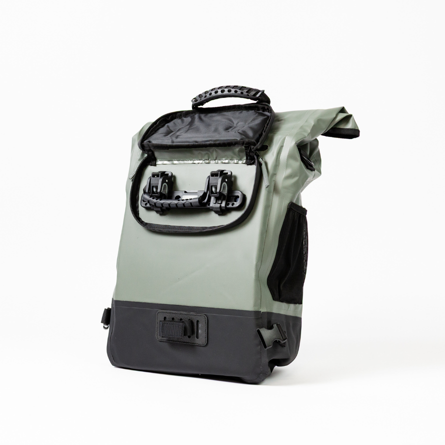 Vue du système de fixation pour porte-bagages du sac convertible Badawin Anna 27 L gris