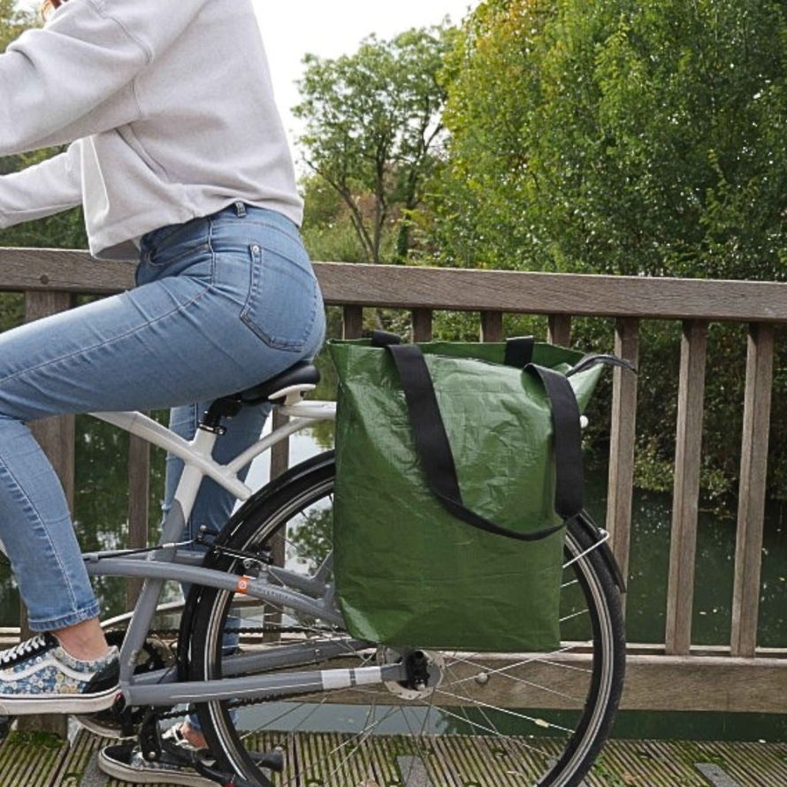 Sac de courses vert convertible en sacoche vélo sur porte-bagages arrière Hapo-G