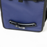 Système de fixation de la sacoche arrière Badawin Aaron 23 L bleue pour porte-bagages