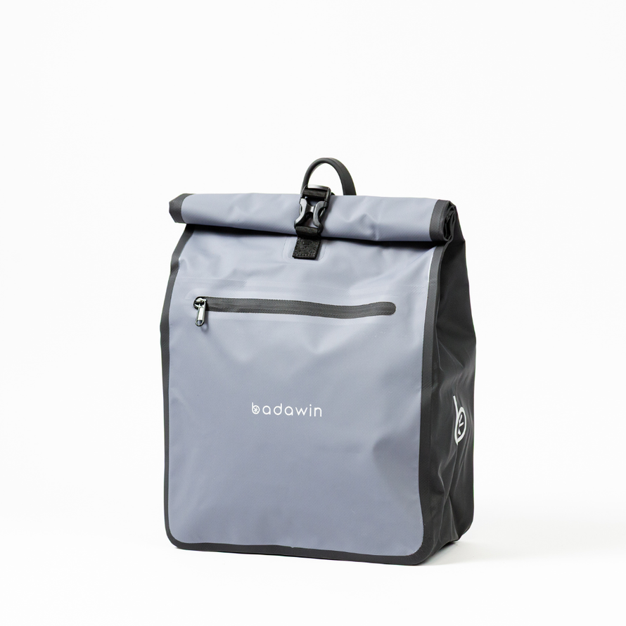 Vue avant de la sacoche arrière Badawin Aaron 23 L grise pour porte-bagages