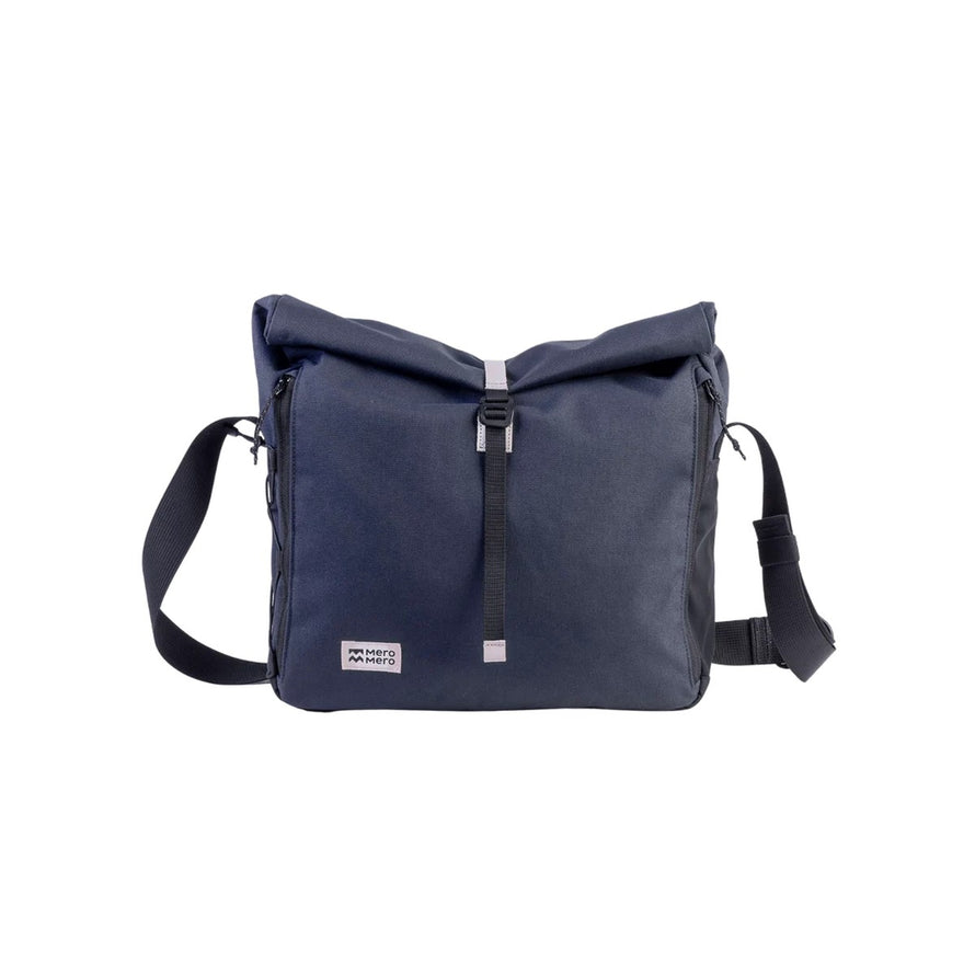 Sacoche besace Norrebro 10-15L MeroMero bleu fonce, pratique et stylée pour cyclistes urbains