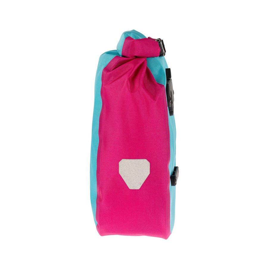 Sacoche bikepacking Ortlieb Fork Pack bleu et rose avec fixation Quick-Lock pour fourche de vélo étanche