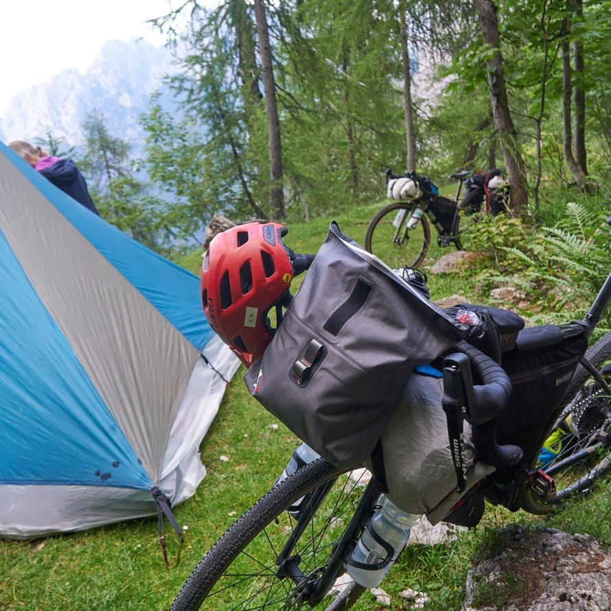 Sacoche complémentaire Revelate Designs Egress pour Sweetroll, étanche et robuste, parfaite pour les longues sorties vélo