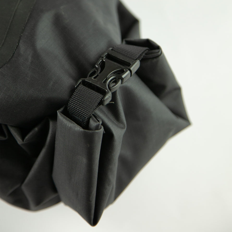 Sacoche occasion de guidon Revelate Designs Sweetroll 15L