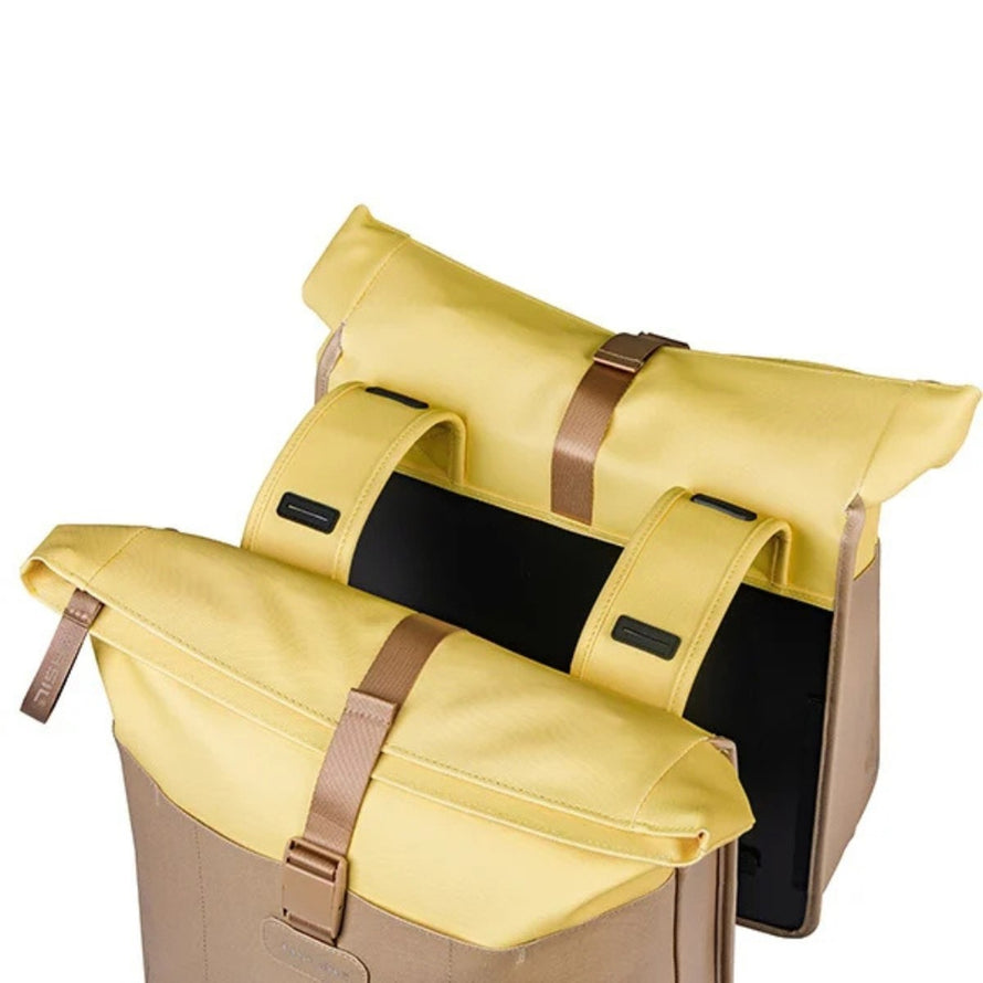 Sacoche double vélo Basil Vive 35L étanche jaune et beige pour porte-bagages, pratique et résistante