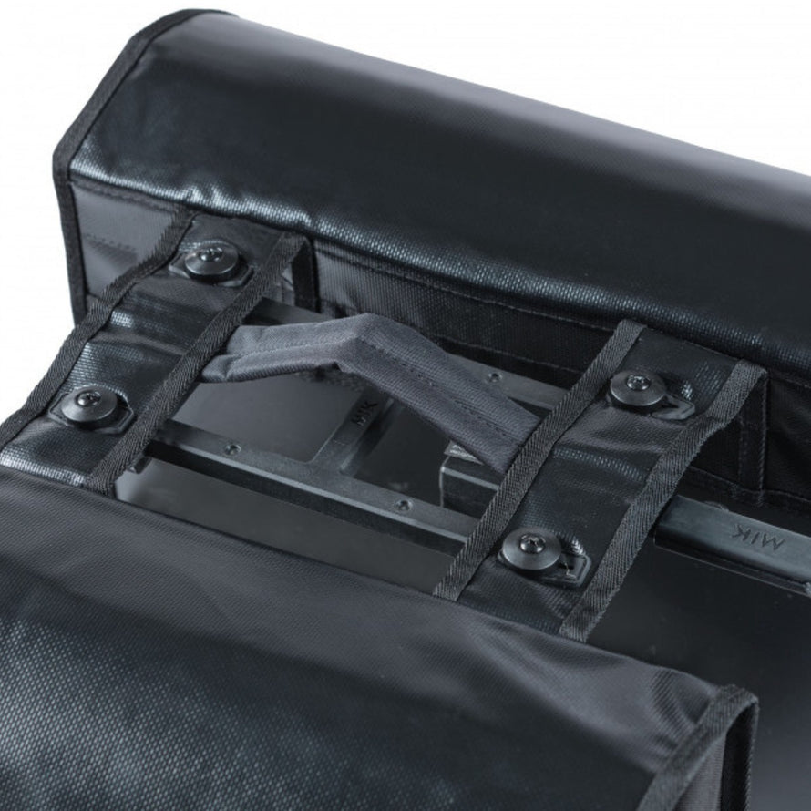 Sacoche double amovible Basil Urban Load MIK 2x26,5L noire avec fixation rapide pour vélo urbain
